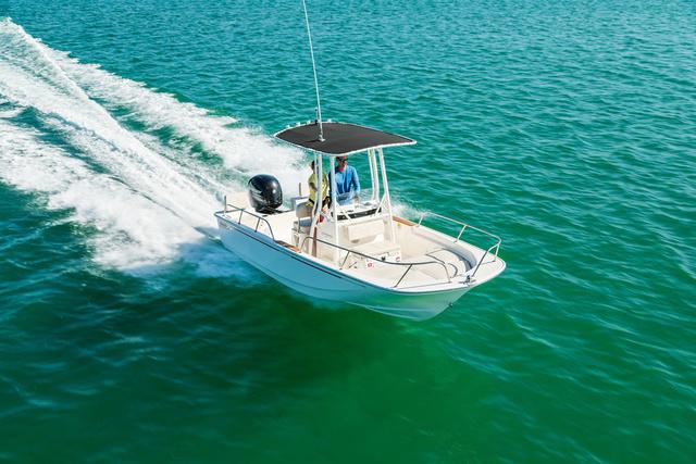 2025 Boston Whaler 190 Montauk