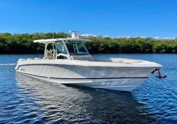 2018 Boston Whaler 380 Outrage