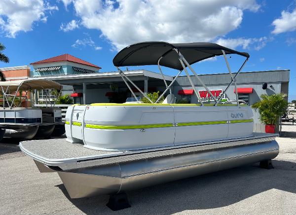 2025 Avalon 2185 Aura Quad Lounge, Twin Toon