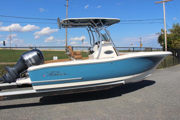 Pioneer 222 Sportfish