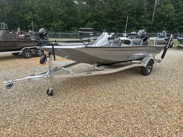 2026 Xpress Hyper-Lift Crappie Series