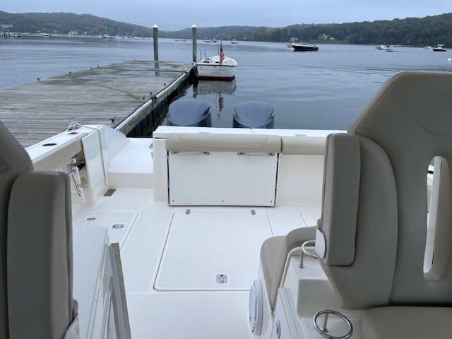 2015 Pursuit DC 325 Dual Console