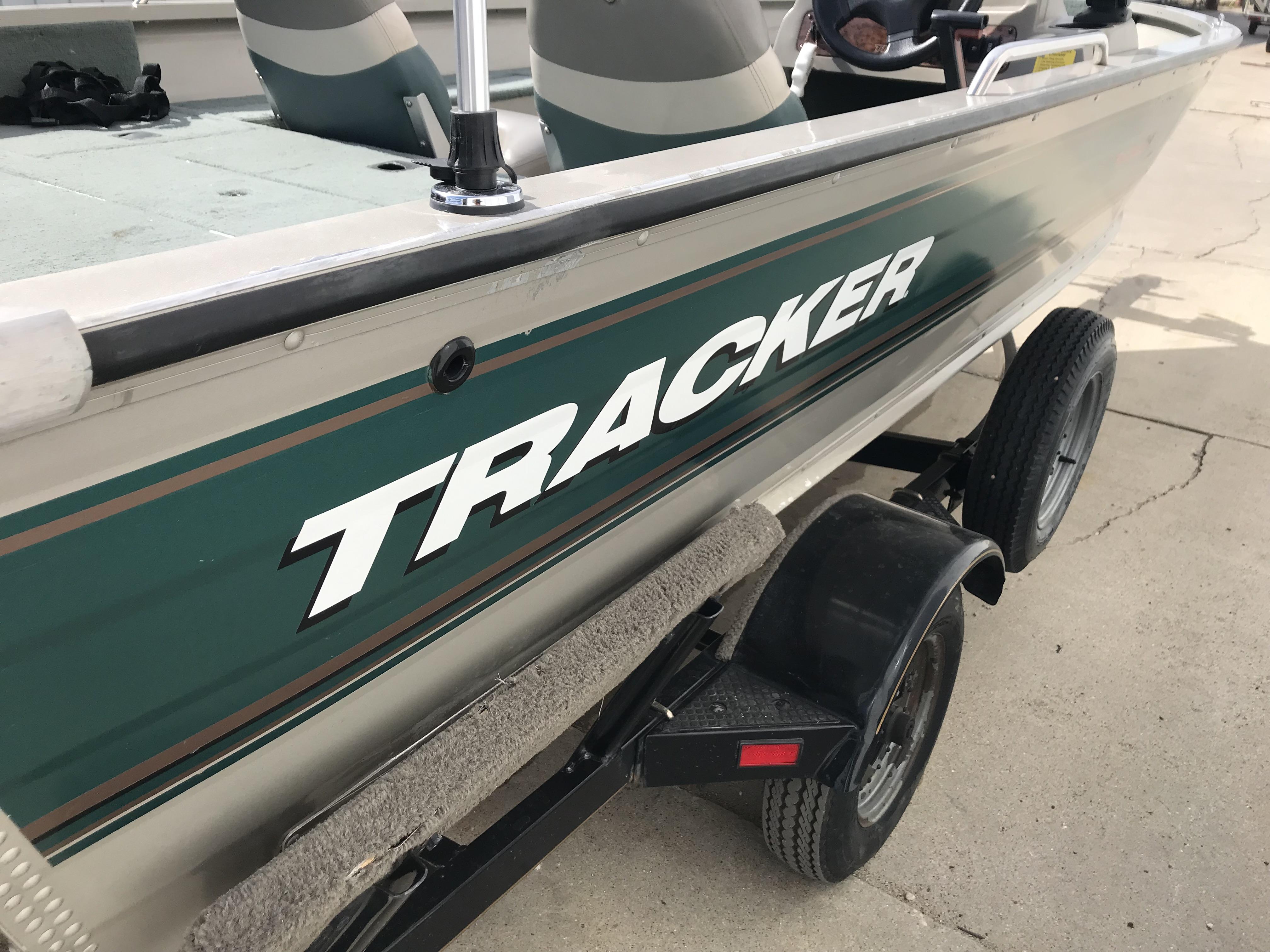 Tracker 16 Pro Angler