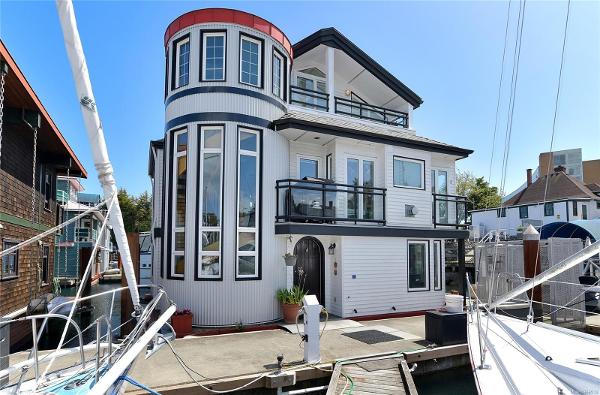 2005 Custom Float Home