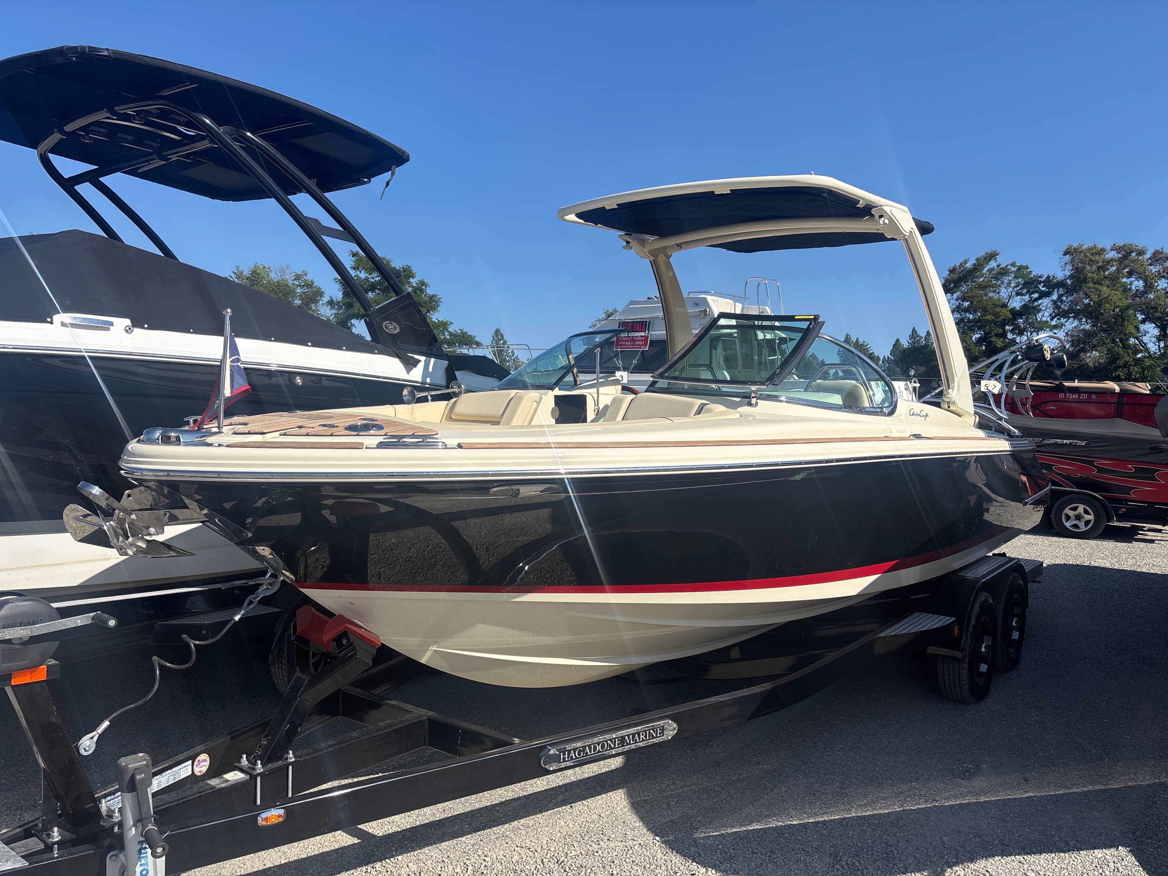 Chris-Craft Launch 25 GT