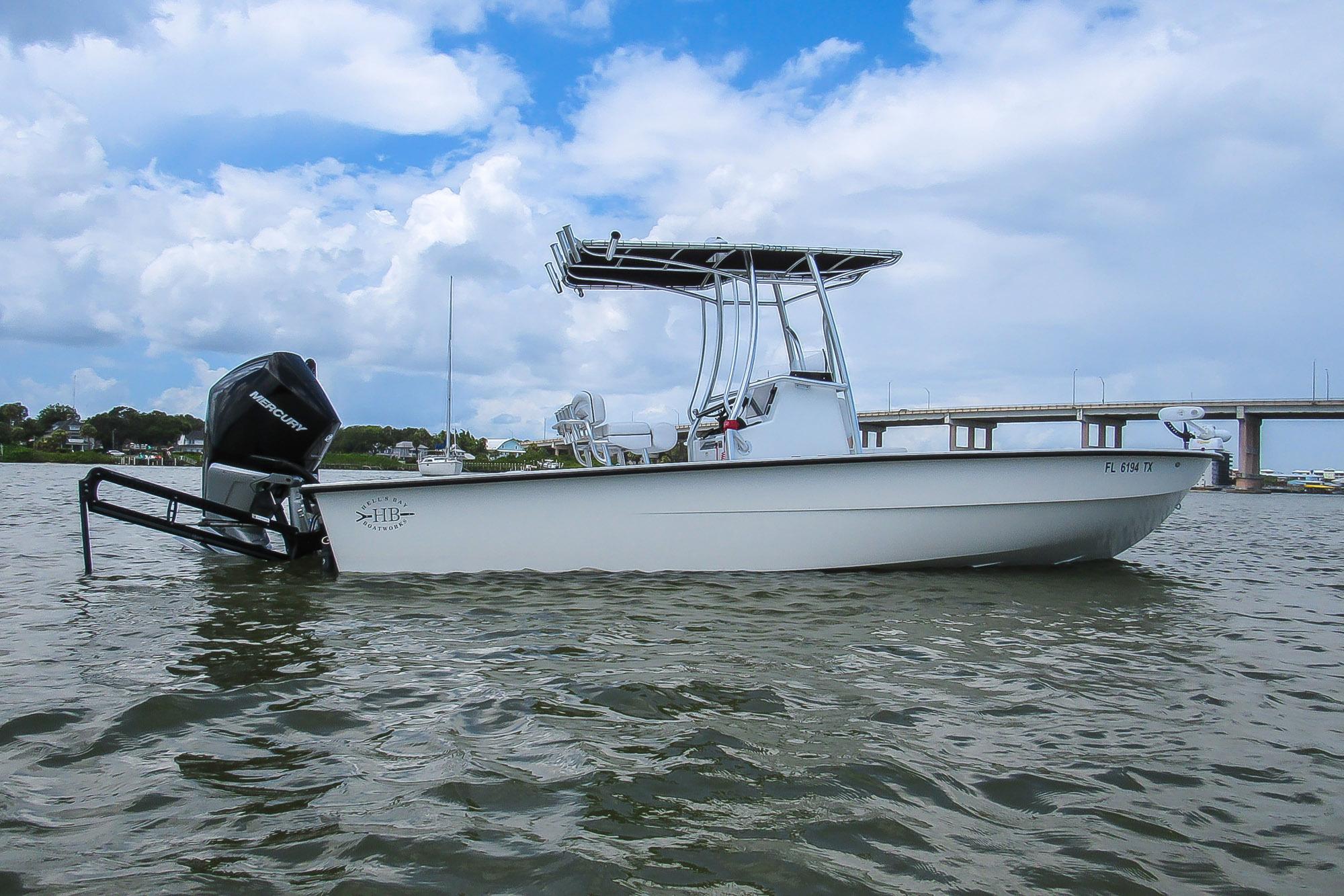 2020 Hell's Bay 25 Estero