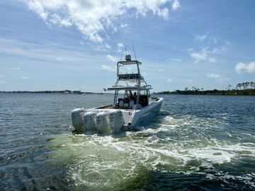 2022 Everglades 455 Center Console