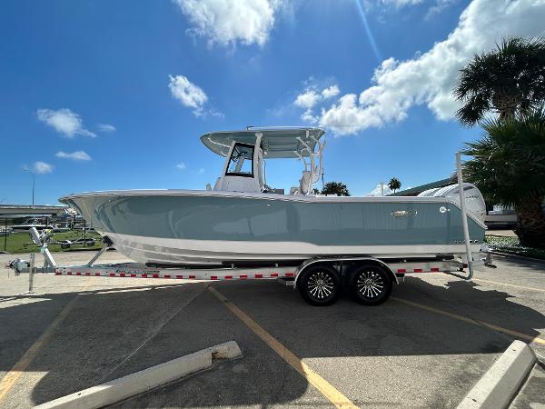 2025 Sea Hunt Gamefish 30 Coffin Box