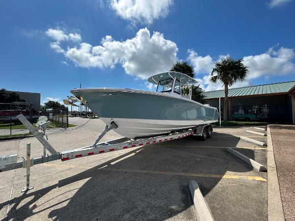 2025 Sea Hunt Gamefish 30 Coffin Box