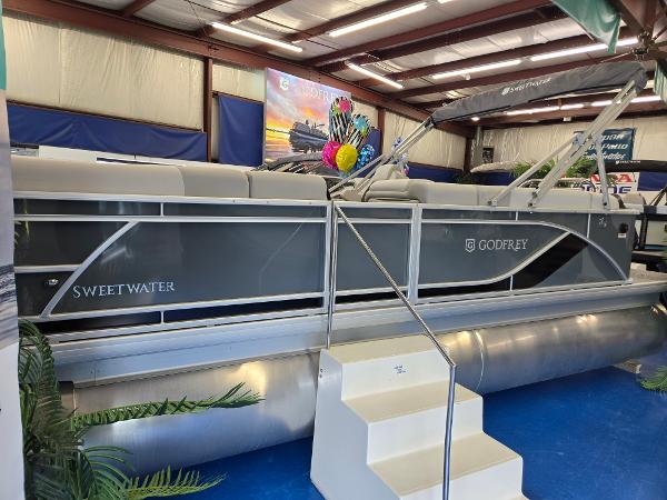 2026 Godfrey Sweetwater 2086 C
