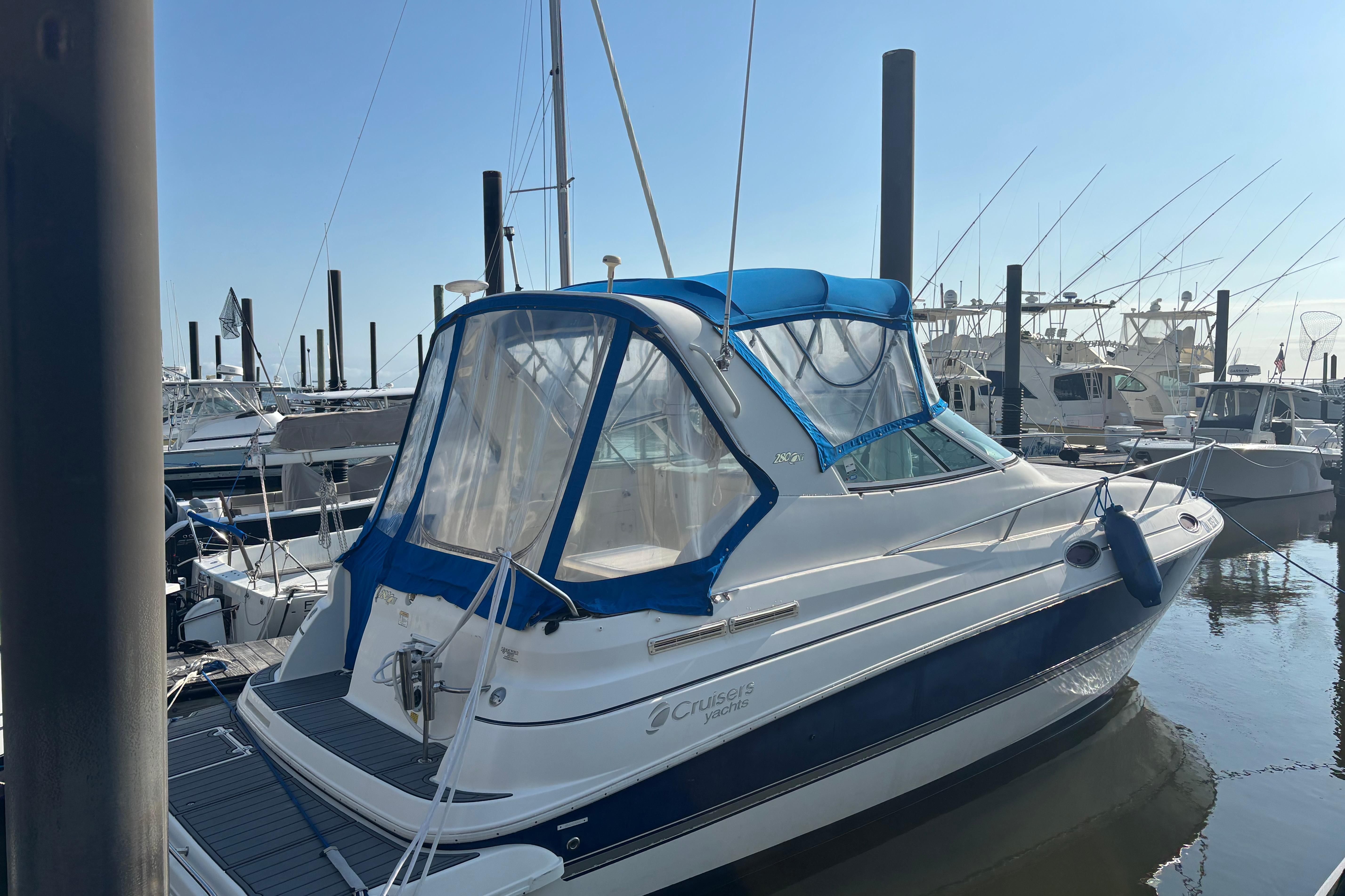 2005 Cruisers Yachts 280 CXI