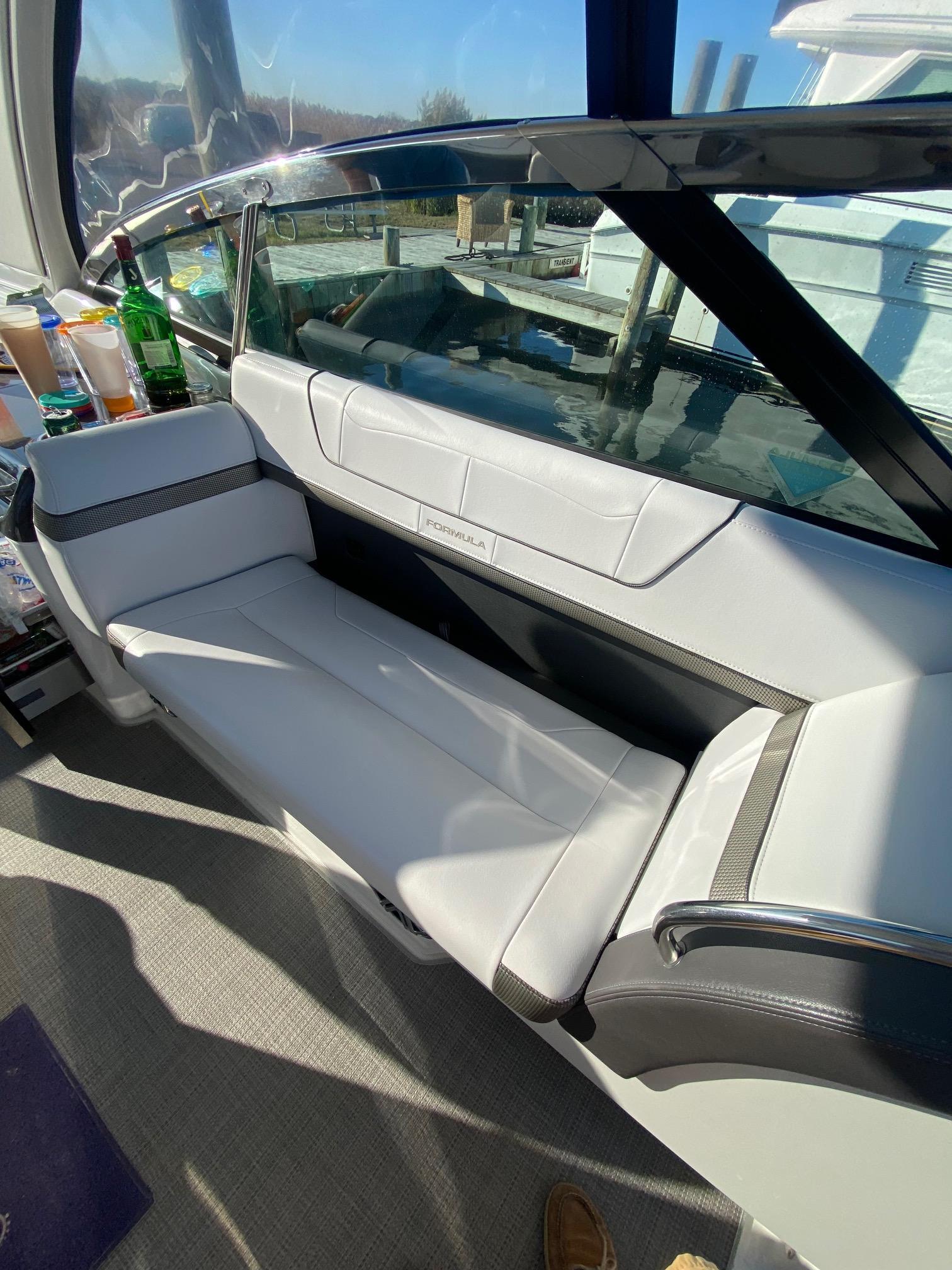 2018 Formula 350 Crossover Bowrider