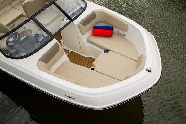2023 Bayliner VR5 Bowrider