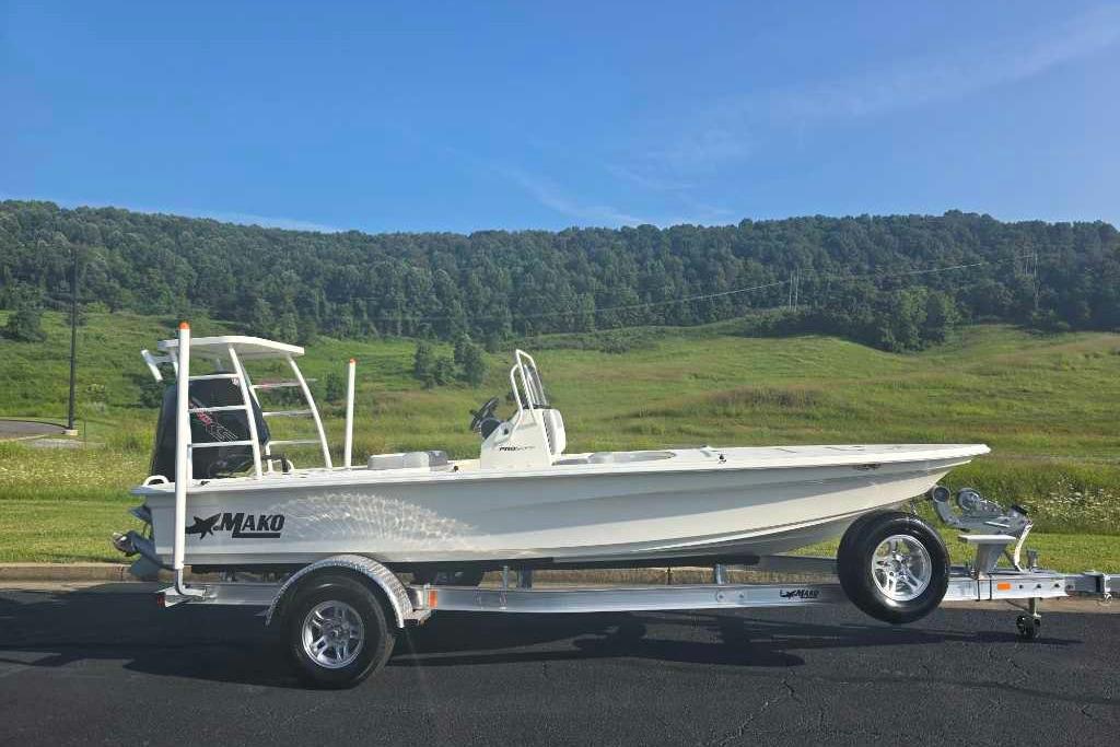 2026 Mako 18 Pro Skiff