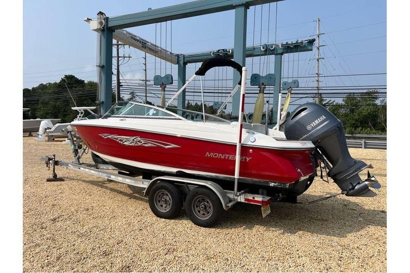 2015 Monterey 217 Blackfin
