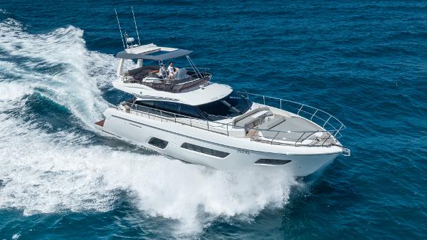 2021 Ferretti Yachts 550