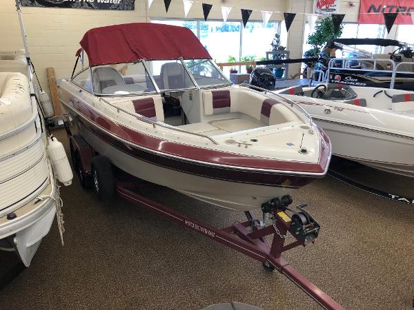 1992 Four Winns 220 HORIZON OPEN BOW