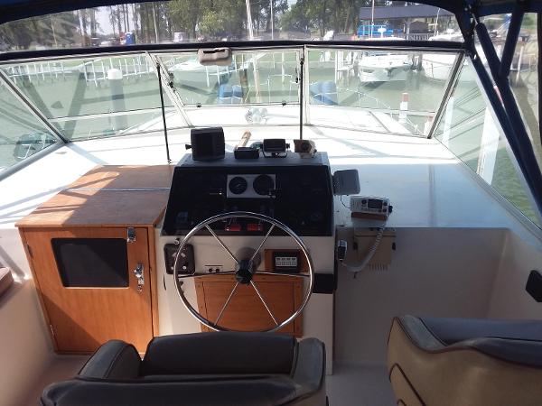 1980 Chris-Craft Catalina 381