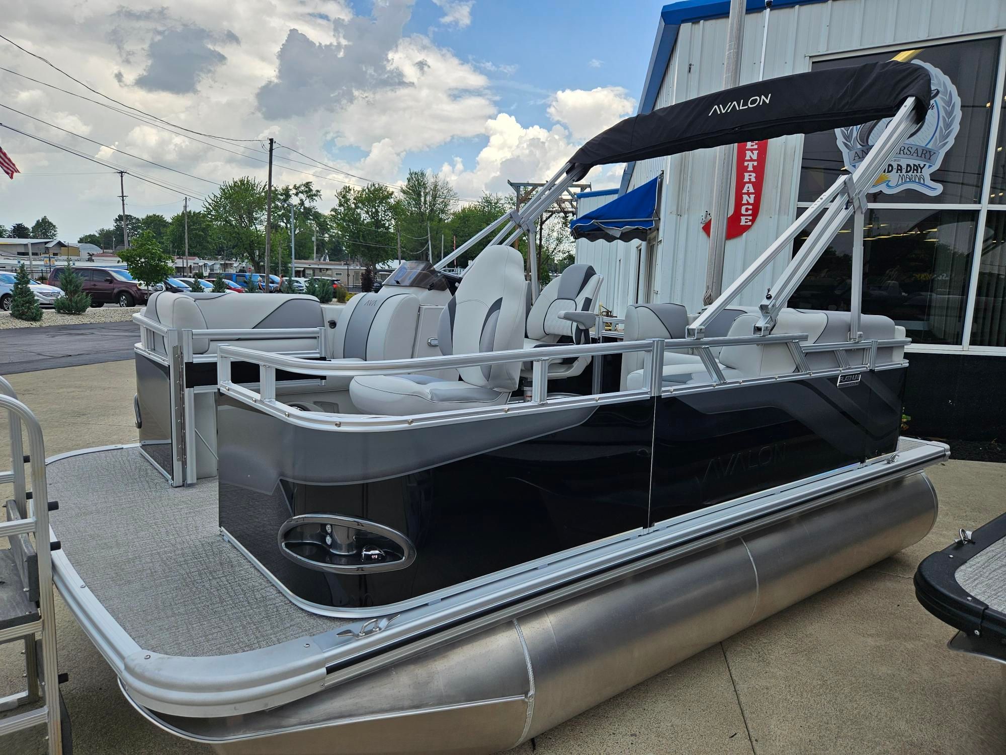 2025 Avalon VNT CR-15