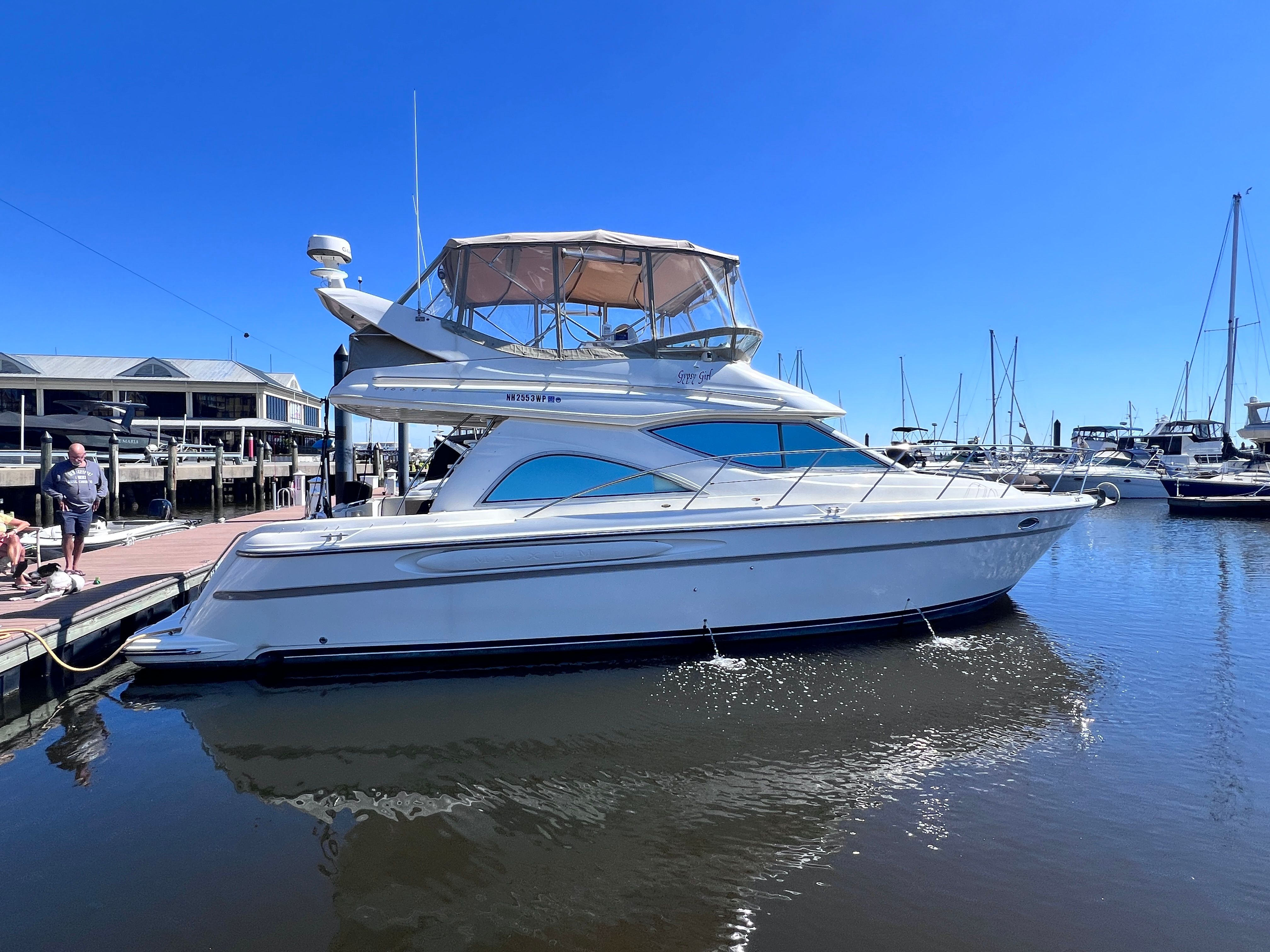 2001 Maxum 4100 SCB