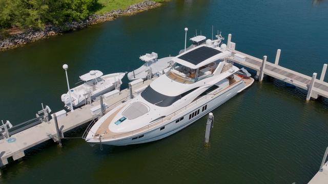 2014 Fairline Squadron