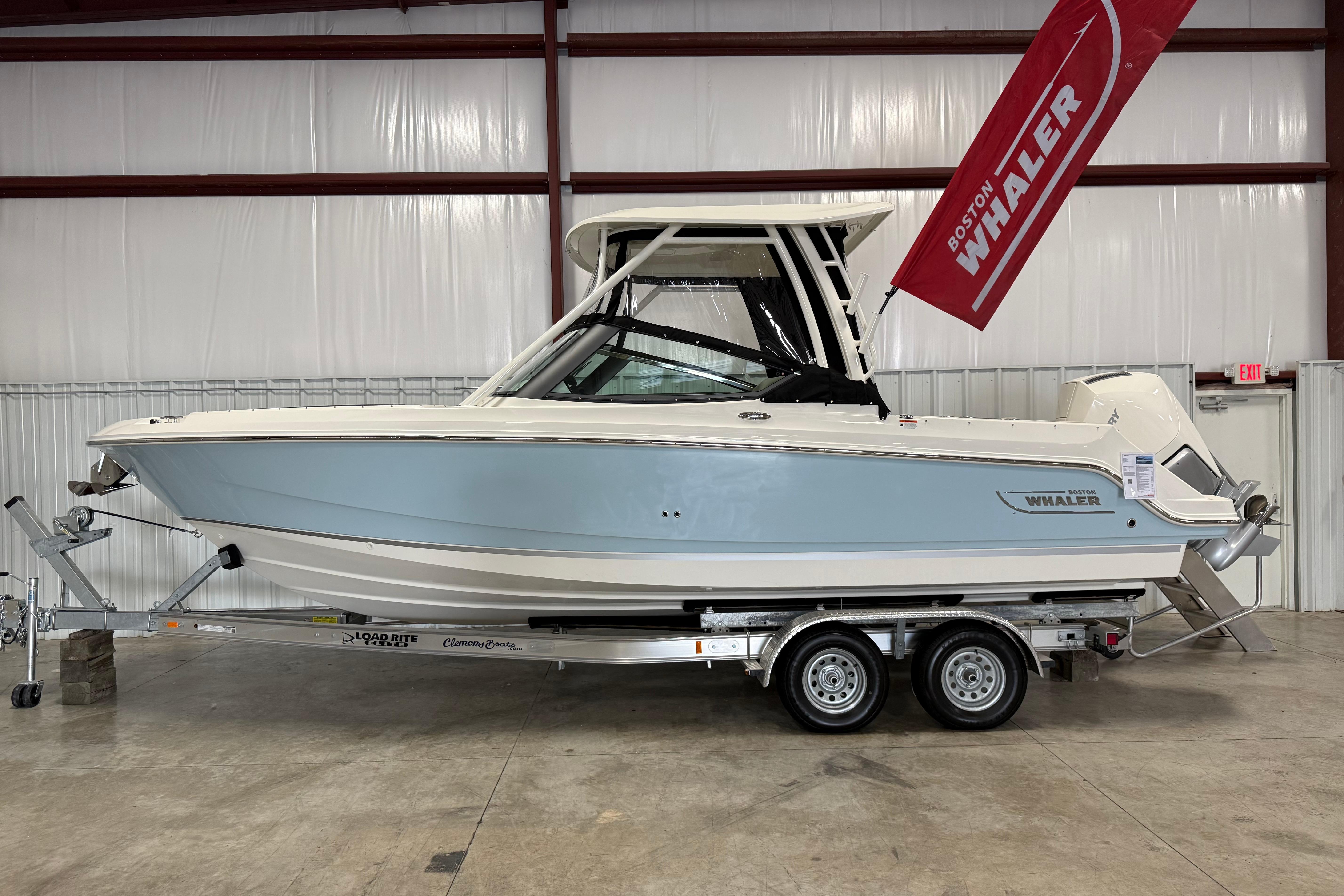 2025 Boston Whaler 240 Vantage