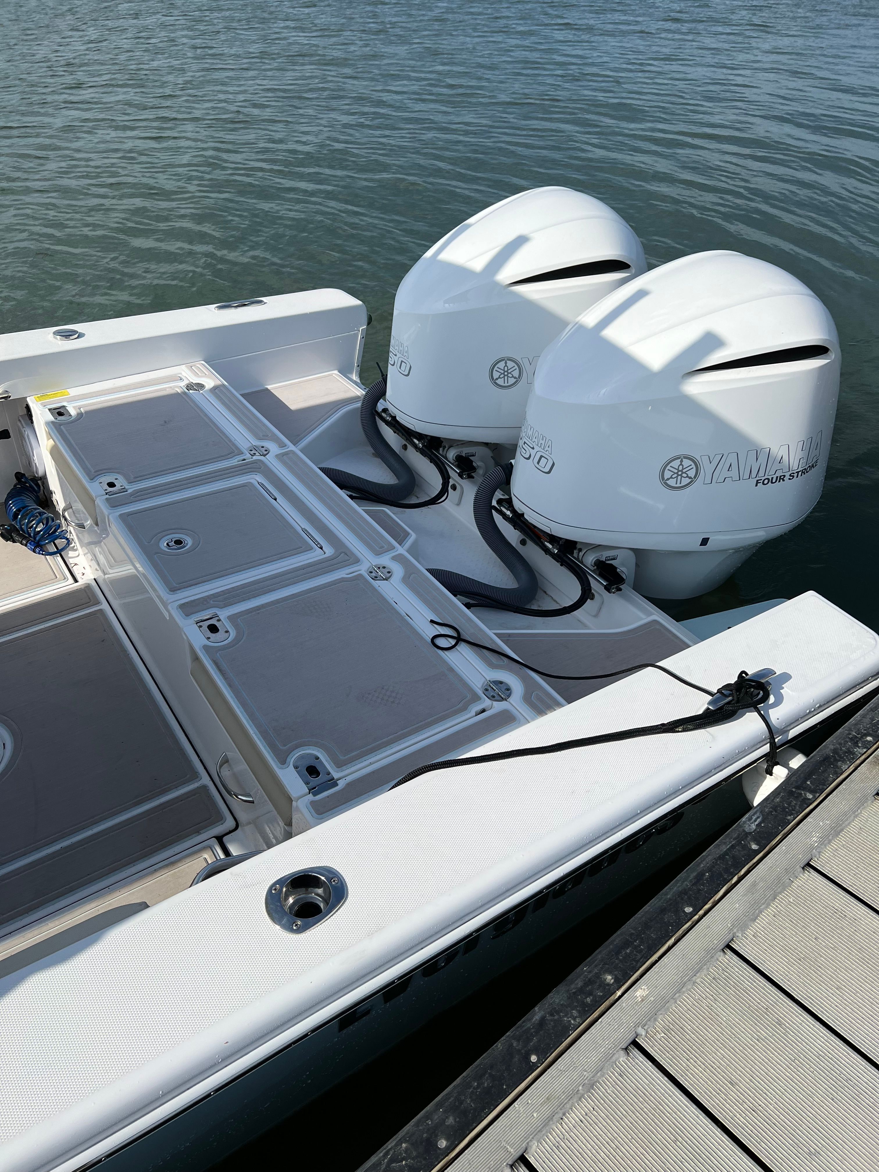 2018 Everglades 273 Center Console