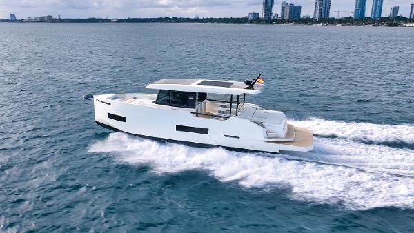 2025 De Antonio Yachts D50 Coupé