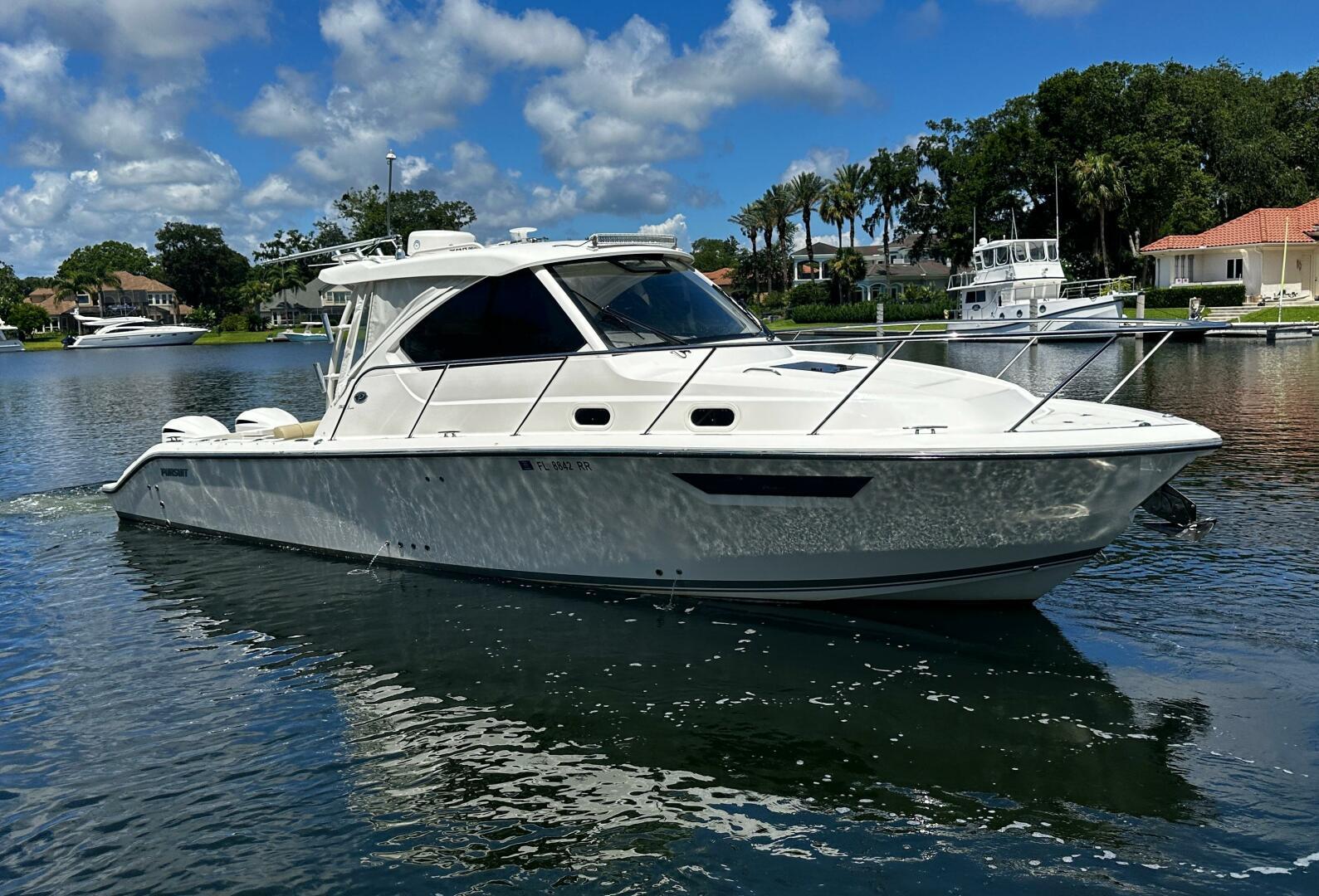 2019 Pursuit OS325 Offshore