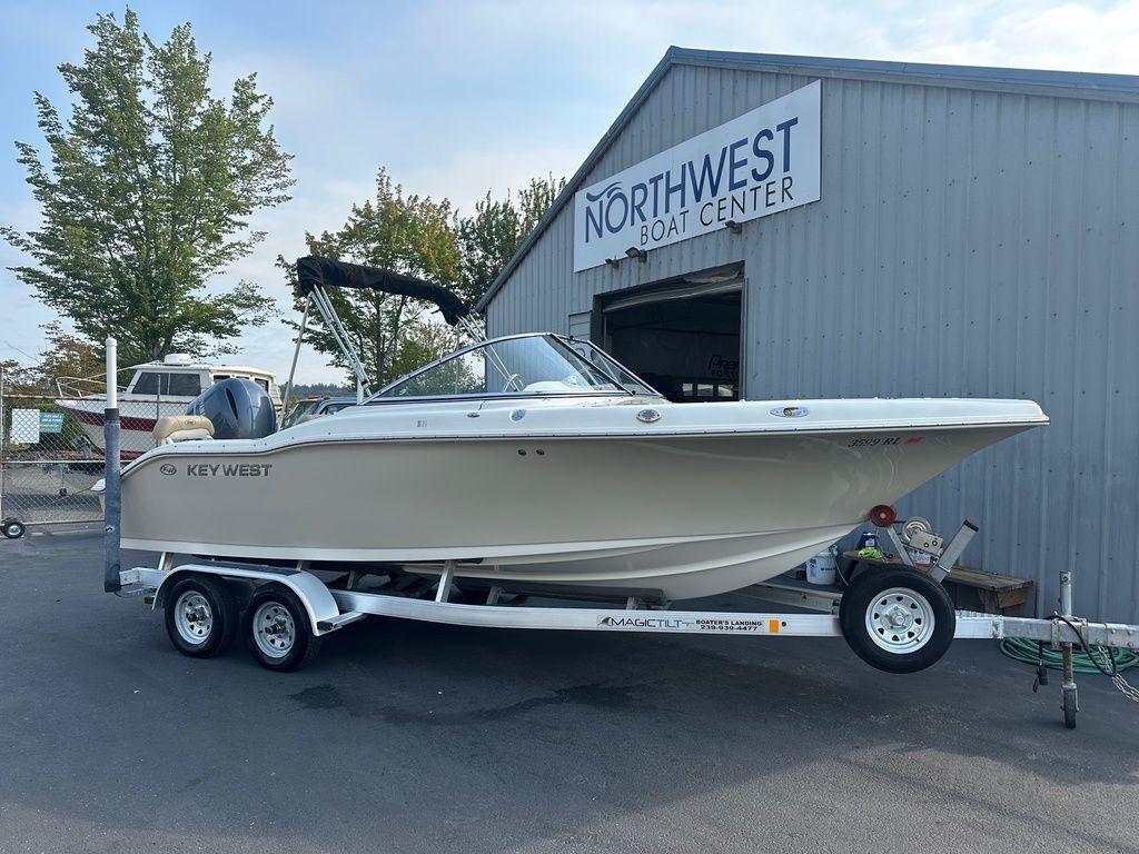 2017 Key West 211 Dual Console