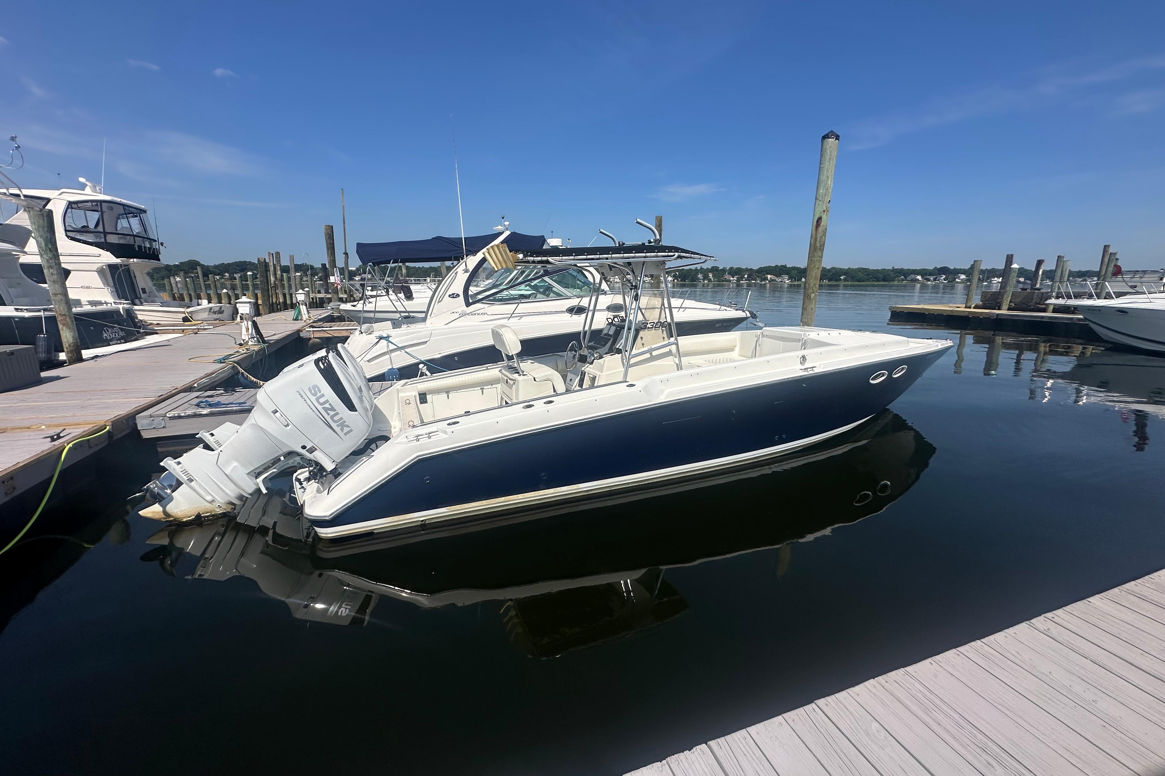 1994 Stratos 3300 Center Console