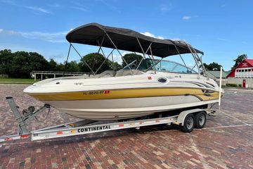 2004 Sea Ray 270 Sundeck