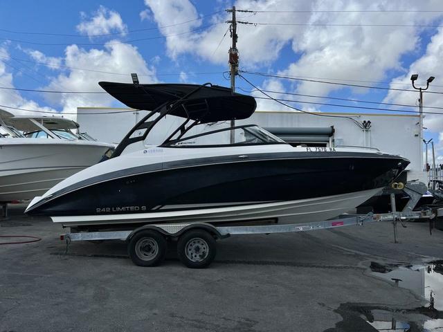 2016 Yamaha Boats 242LTD-SE