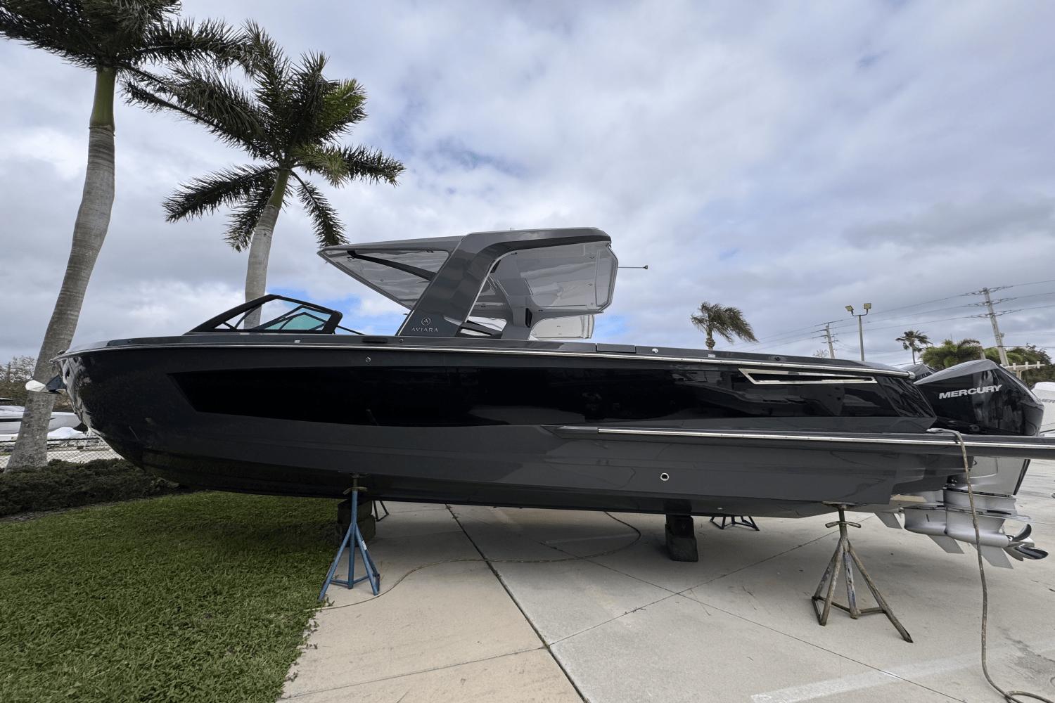 Aviara AV36 Outboard