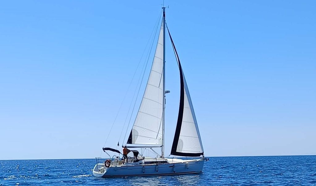 2013 Beneteau Oceanis 37