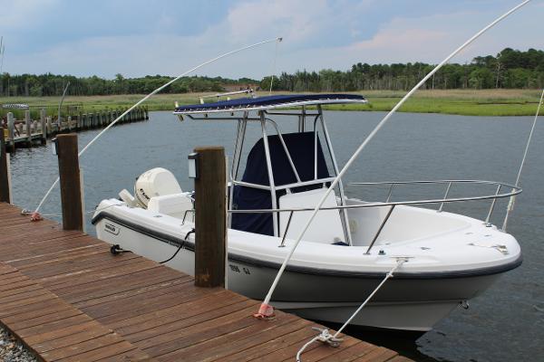 1999 Boston Whaler Outrage 23