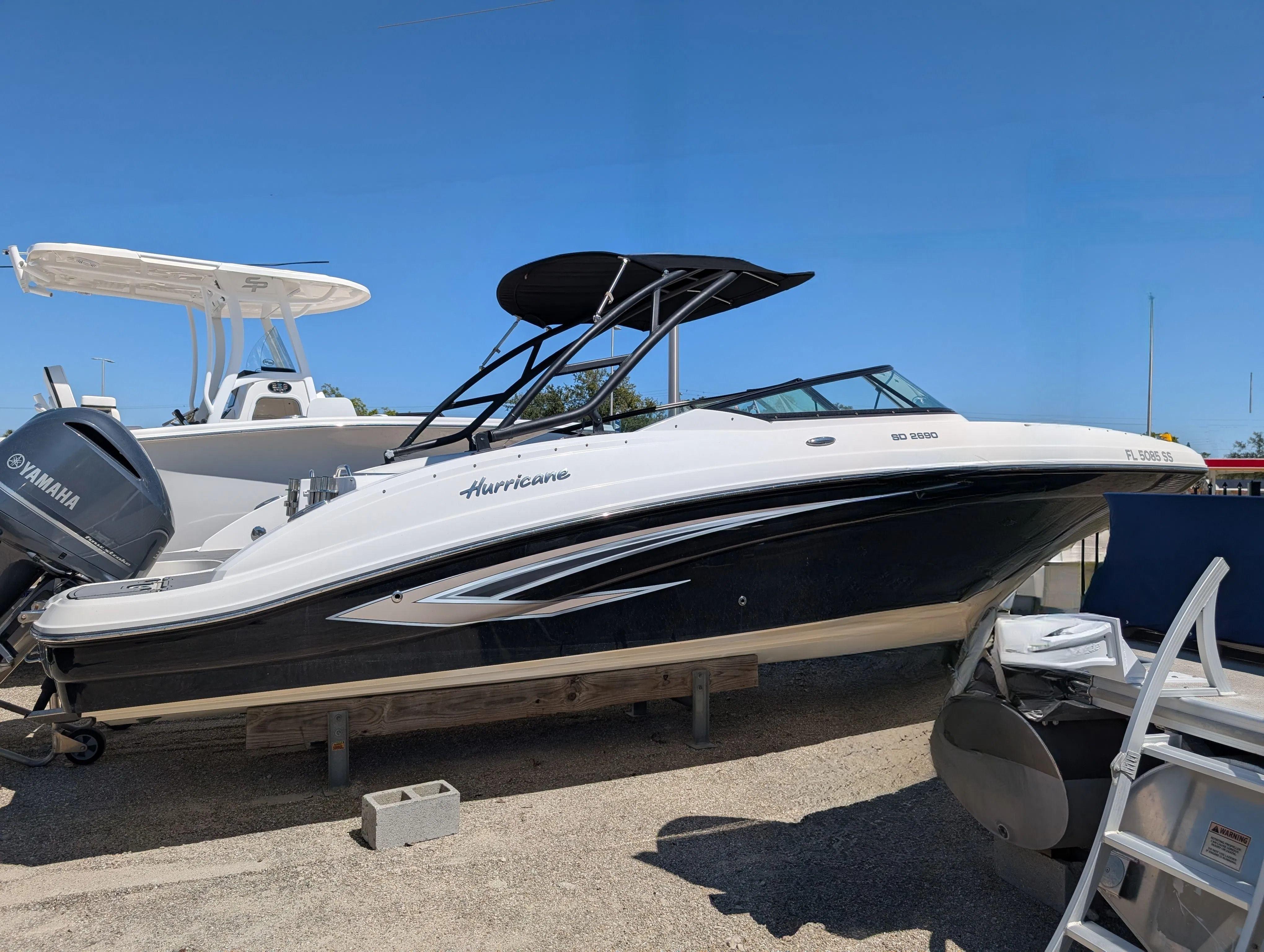 2020 Hurricane SunDeck 2690 OB