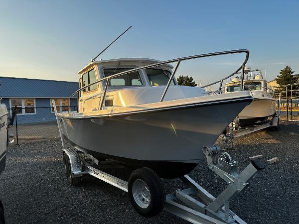 2022 Parker 2120 Sport Cabin