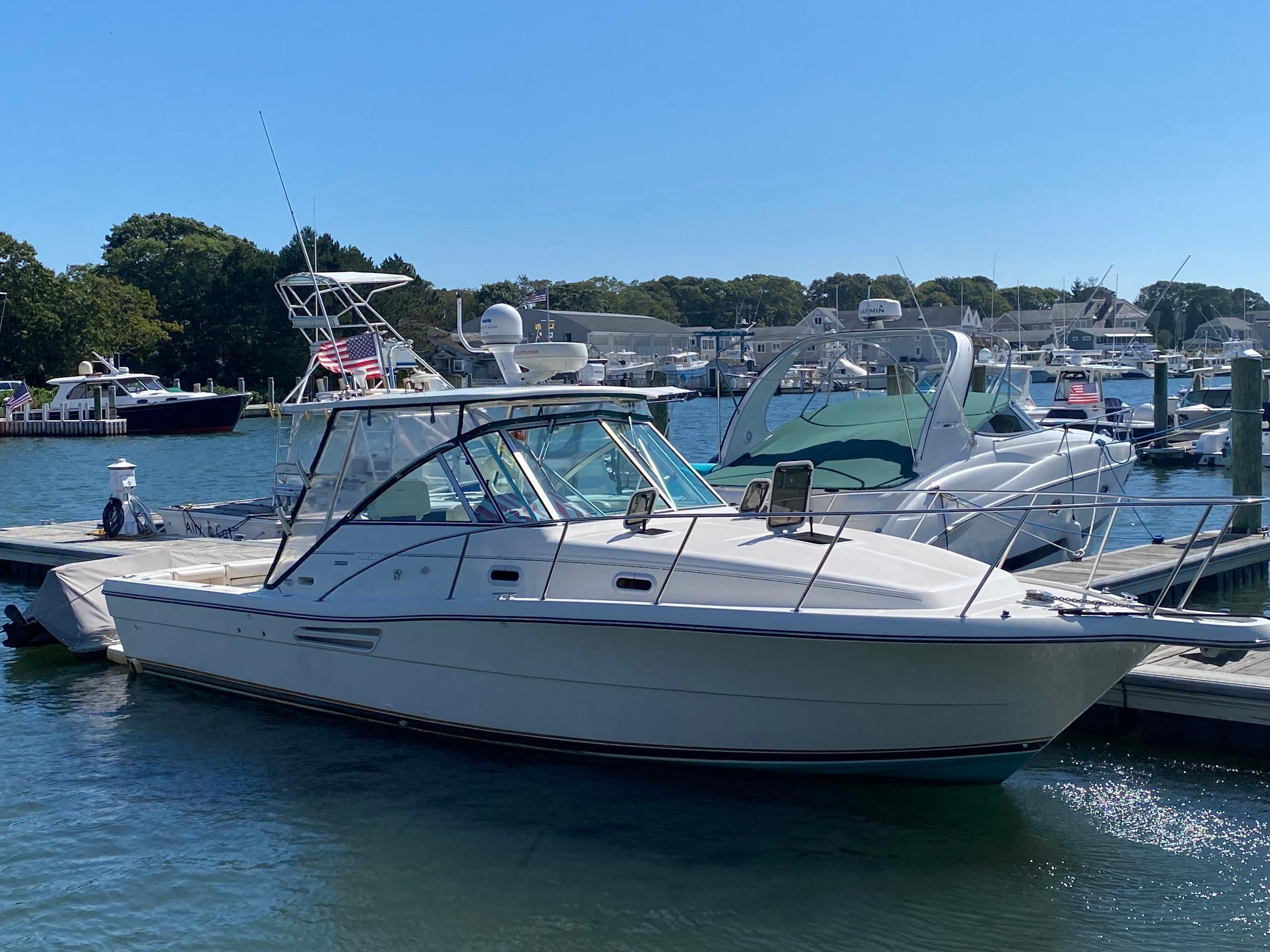 2001 Pursuit 3000 Express