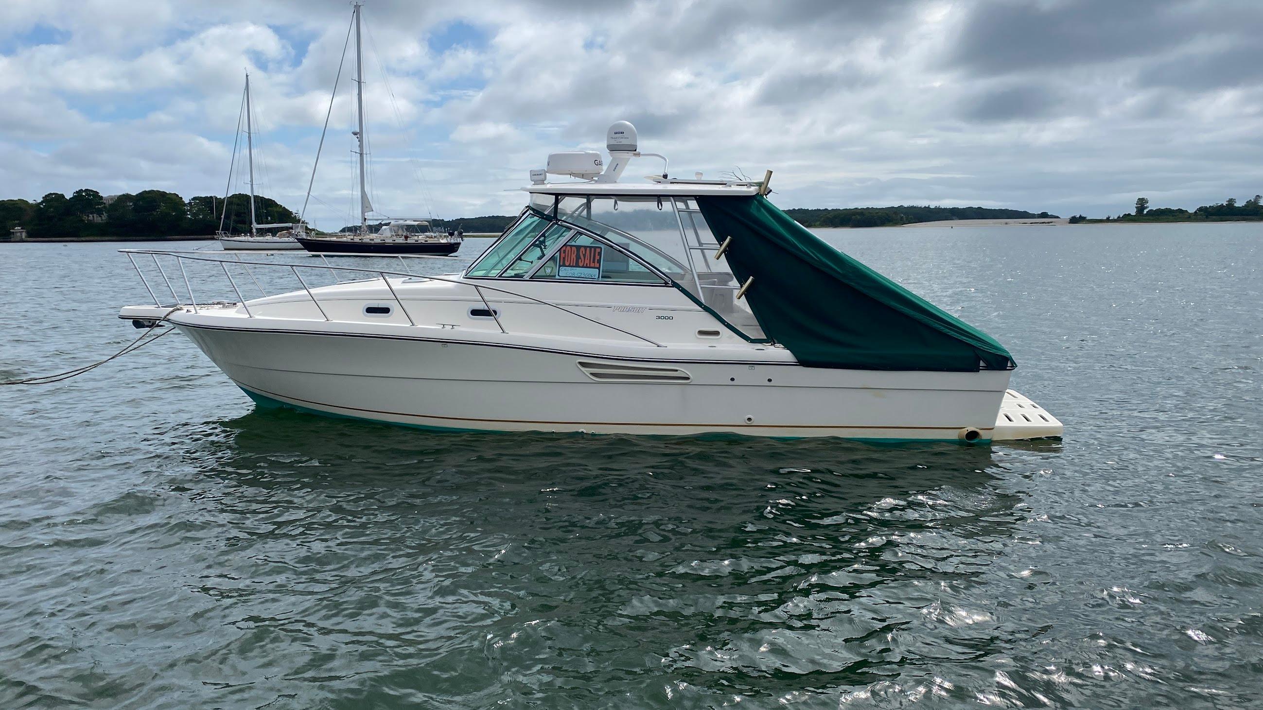 2001 Pursuit 3000 Express