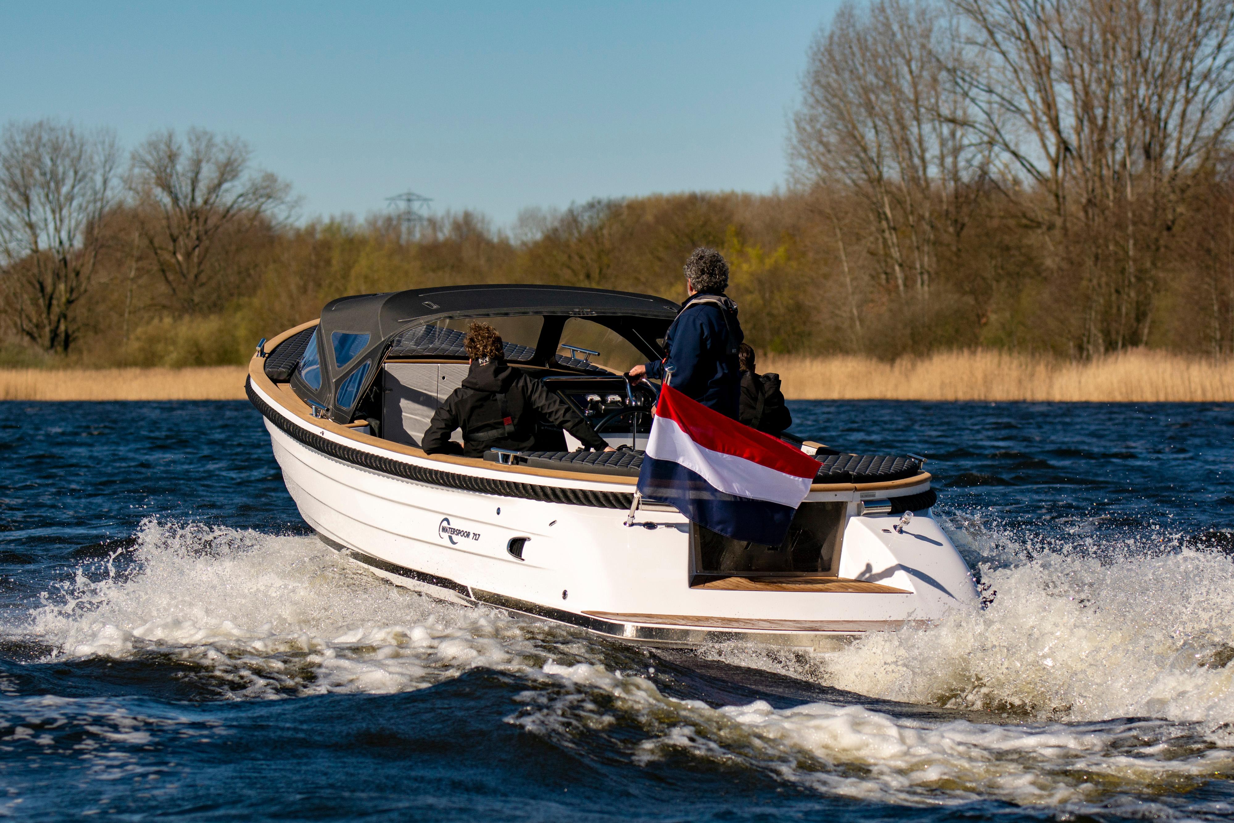 Waterspoor 717 Outboard