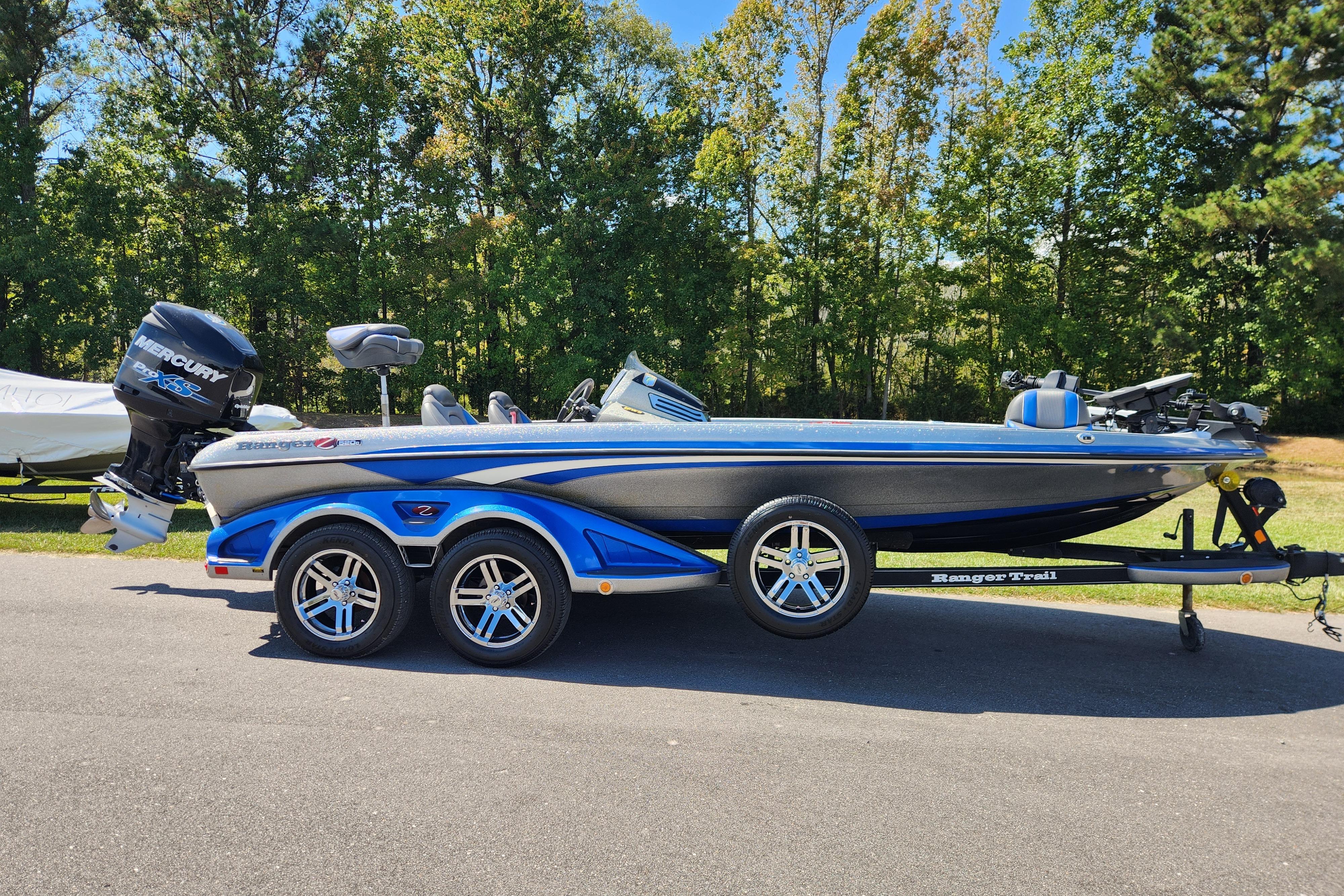 Ranger Z520 Comanche Ranger Cup 2018 Ranger Z520 Comanche Ranger Cup boat on trailer, parked outdoors.
