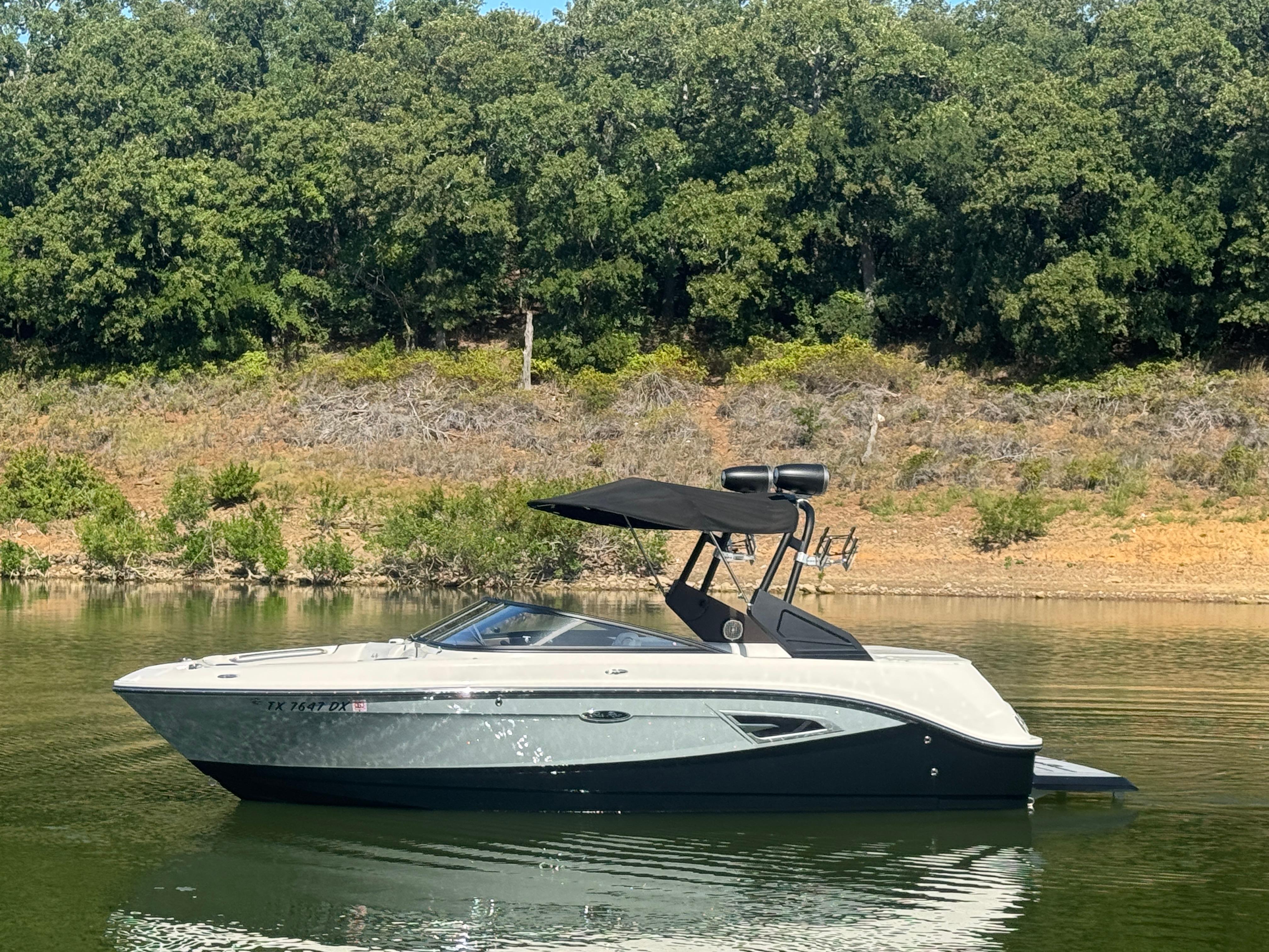 2017 Sea Ray SLX-W 230