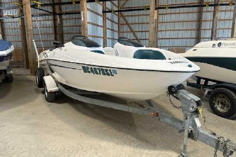 2003 Yamaha Boats LS2000