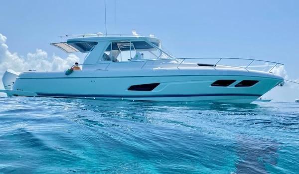 2022 Intrepid 438 Evolution