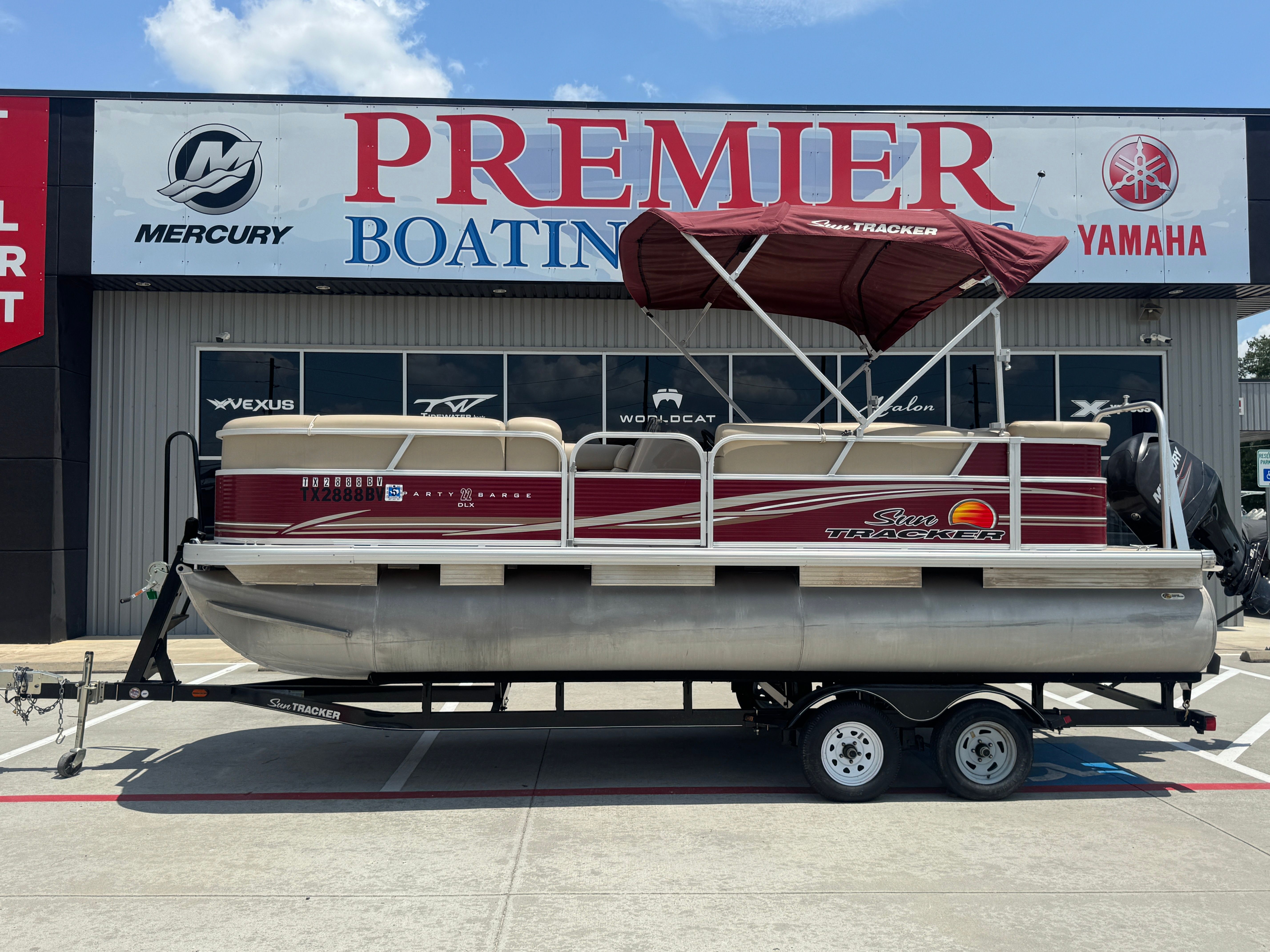 2013 Sun Tracker PB22DLX