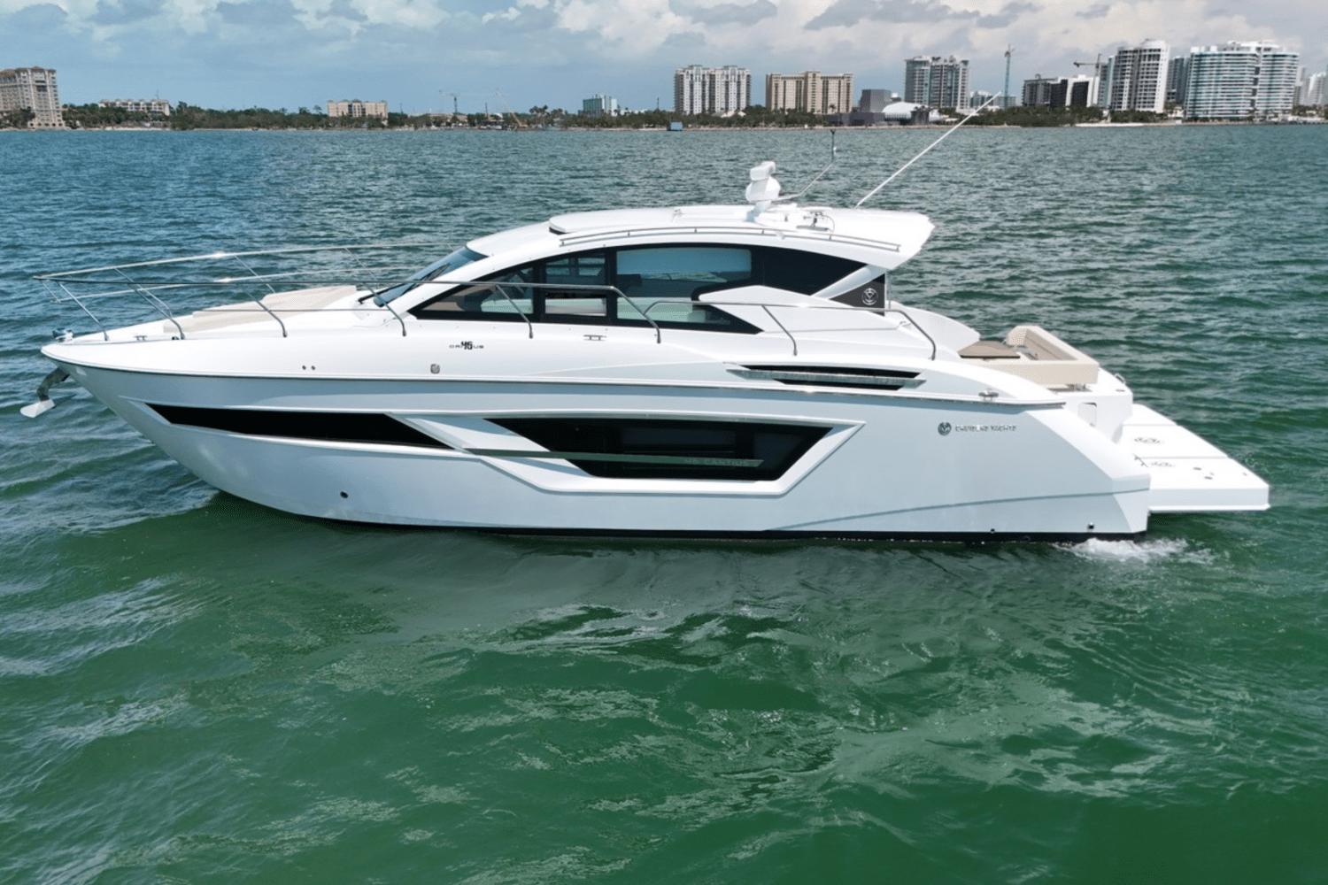 2025 Cruisers Yachts 46 Cantius