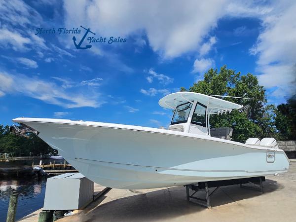 2026 Sea Hunt Ultra 305 SE