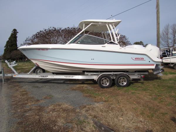 Boston Whaler 240 Vantage
