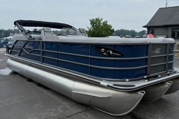 2026 Bentley Pontoons Legacy 223 Quad Swingback